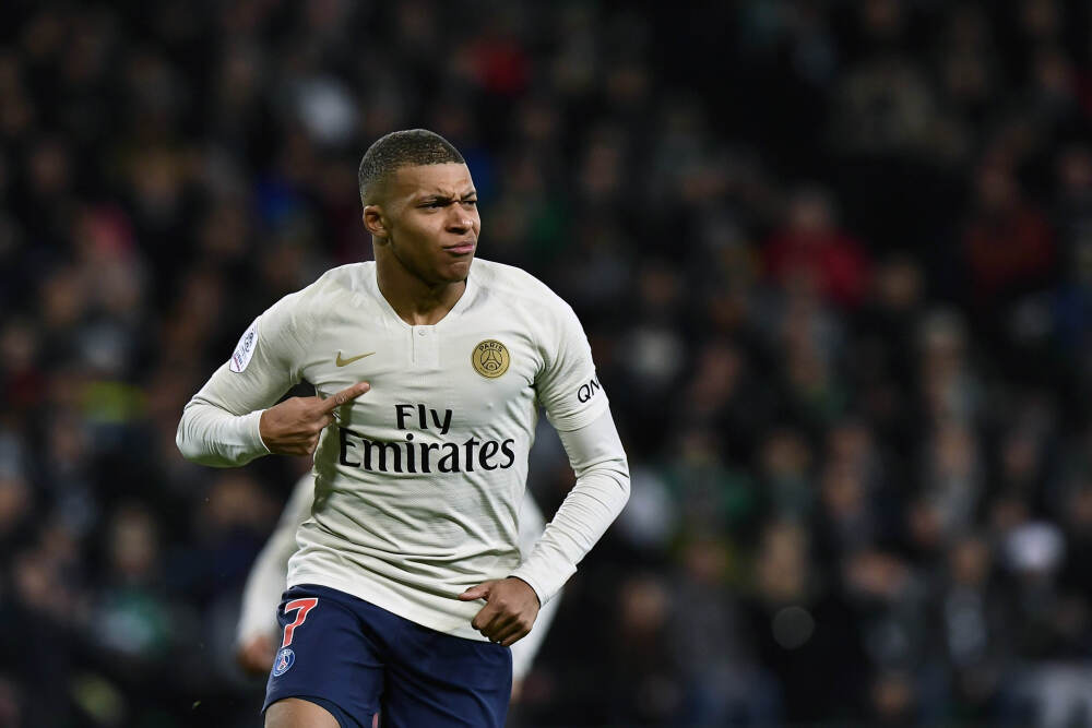 一财主播说 | 第三大股东拟百亿级减持 宁德时代市值蒸发超千亿 能否低吸？